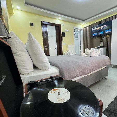 Ozer Hotel & Apartments อิสตันบูล ภายนอก รูปภาพ